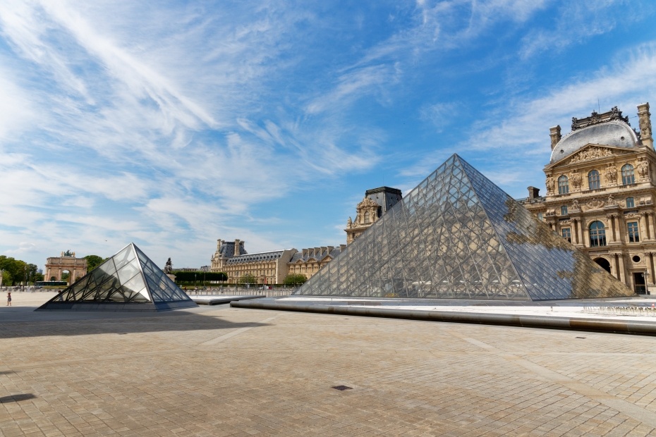 La pyramine du Louvre  Paris